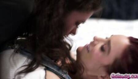 Victoria Voxxx tenderly eats Jayden Cole's pussy