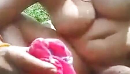 Desi bada chuchi wali bhabhi jungle mein palang per mast chudai outdoor fucking big boobs