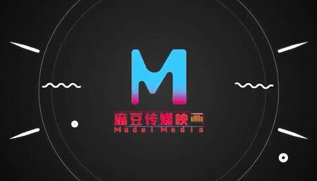 Horny madam at cumshot clip