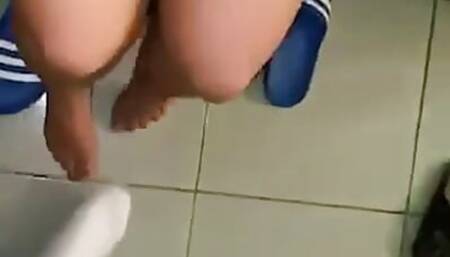 Horny filipina wife with big butt likes it faster