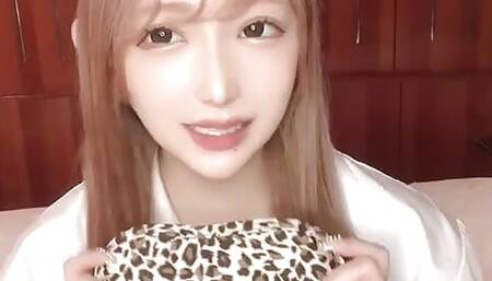 ASMR  A blindfolded play with a female doctor.