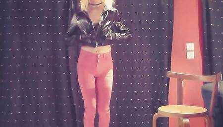 Little Barbie gurl look, no? (janelle_ts)