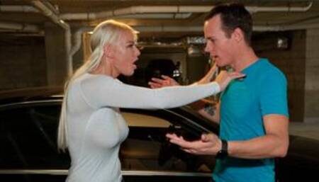 Sensual blonde with big bottom London River likes hardcore anal session