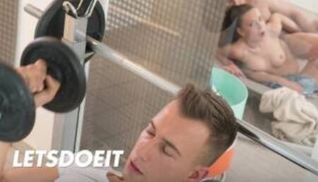 Brunette Therese Bizzare Receives Deep Pussy Fuck At Sauna - LETSDOEIT