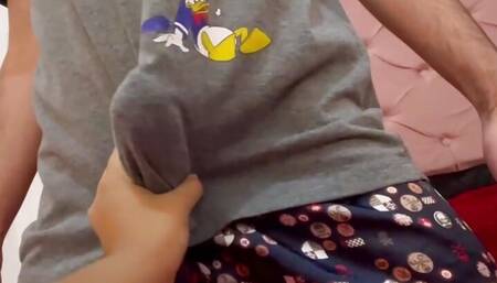 Safada takes nerd friend's virginity with a lot of horniness and mockery