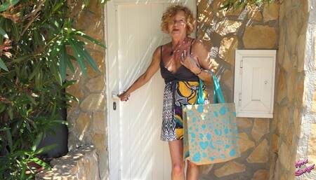 Shopping with something round inside me...