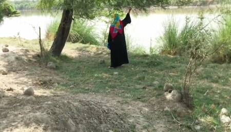 Road pa khadi Muslim hijab college girl ko road se pakad k ghar ma zabardasti choda aur Maza Kya hard sex