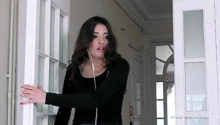 Taissia Shanti in Threeway with Penelope Cum