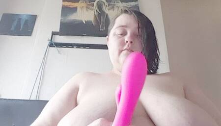MILF stimulating her nipples