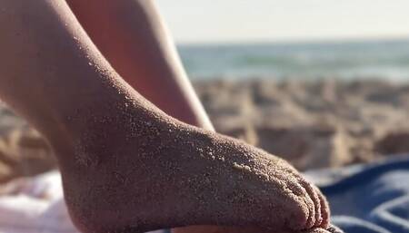Naked on a Nudist Beach & Paying With My Feet - allfootsiefans