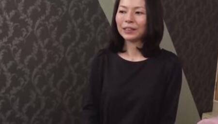 Old Japanese wifey sings erotic karaoke and has sex