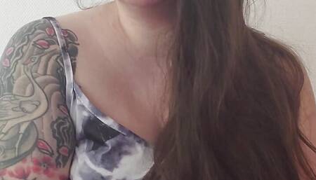 Vends-ta-culotte - Trash talking and humiliation for submissive man by sexy young dominatrix