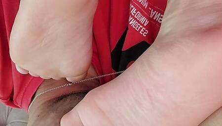 Neighbors High-school step daughter loves to have me suck her toes
