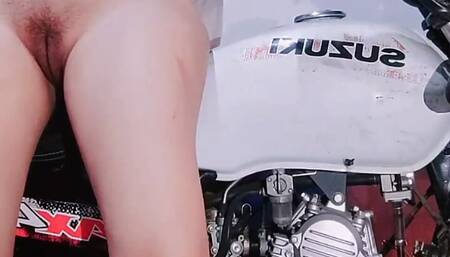 THIS IS ALREADY ANOTHER LEVEL, FUCKING ON THE MOTORCYCLE, BUSTY STEPMOM RECEIVES HER STEPSON'S DICK, REAL AMATEUR HOME SEX