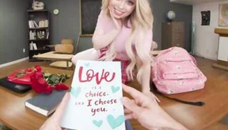 Bookworm beauty Haley Spades give her professor some dripping college pussy for Valentine's Day