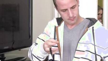 Madrastra en Control Clip With Jessy Jones, Brandi Love - Brazzers Official