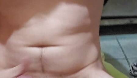 Horny 18yr old cums for camera