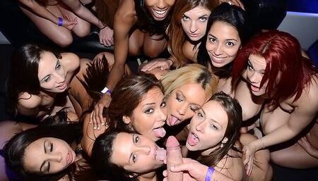 Abbi Roads and Kelsi Monroe are fucking in the night club
