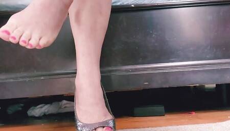 Milf Office Lady with Pretty Feet Tries on High Heels