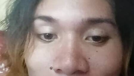 Magpasikat gyud siya