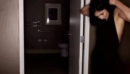 Reina Feeds On Top Notch Room Service