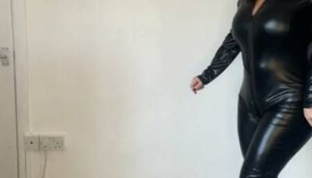 Rara Curves the gagging domme