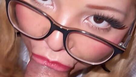 Daisy came for a sloppy Blowjob