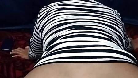 Showing my buttocks before sticking my fingers in