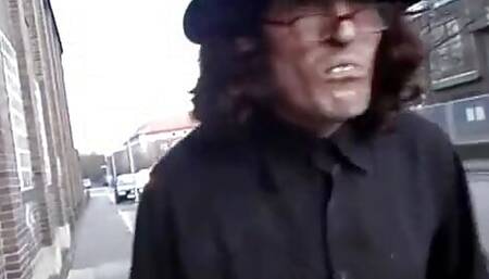 Grindlackl horror freak Freddy comes back to the fetish clinic and because of his smoking cessation and is milked while perverse