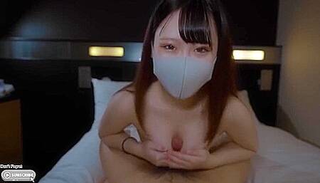 可憐な美巨乳gcup現役女子大生 巨乳に挟まれたまらす口内発射