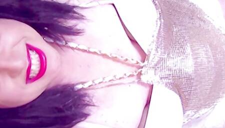 Kellystar518 as HOT WIFE on HOLIDAY