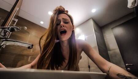 Neighbor sucks and fucks in the shower with the owner of the apartment