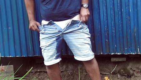 Pee desperation: Peeing my jeans shorts in a storm