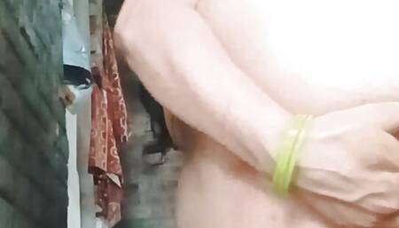 Mere Randi Biwi Ko Land Ki Jarurat Hai