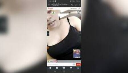 Desi bhabi showing boobs on video call