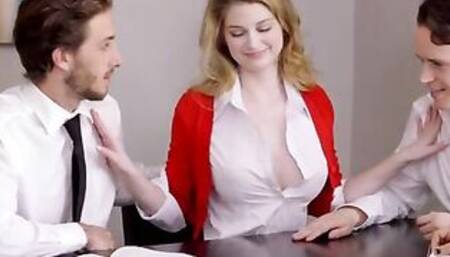 Willis is the lucky winner of the sex competition between himself and his friend Johnny.