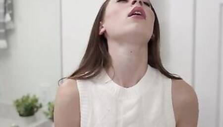 Swapsister Wont Stop Having Fun With Her Vagina - S6:E10