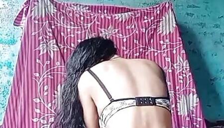 Nighty m bhabhi k saat liya mje