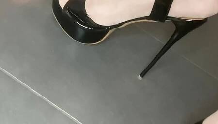 Heels, Pantyhose, Vinyl Leggings Masturbation
