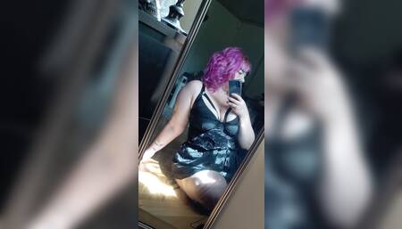 BBW FoxyPrincess fingers herself