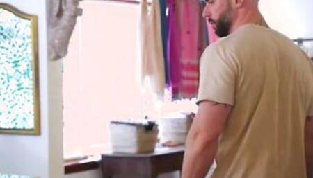 Incredible Sexy beauty cougar Lauren Phillips scores a long cock deal