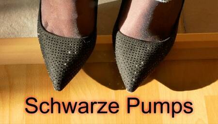 Black pumps and nylons - Schwarze Pumps und Nylons
