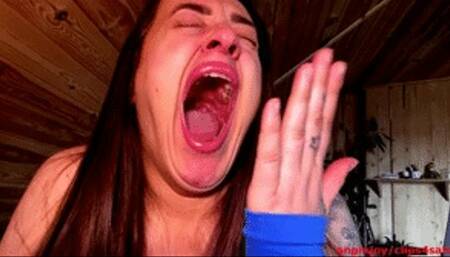 Face to face with Giantess