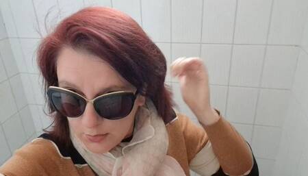 Farts in the public toilet and big pee before a walk 720HD