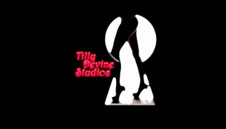 Squeaky Balloon Popping with Natalie Shea & Pepper Kester (4K UHD mp4)