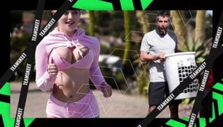 Big Titted Milf Gets Stuffed For Thanksgiving Day