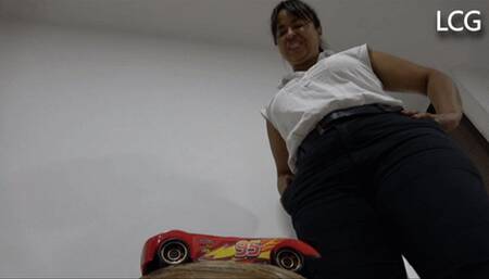 Guest Vs Red Car