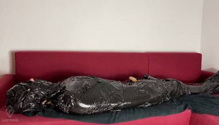 I used magic wand on this mummificated slave - [720p]