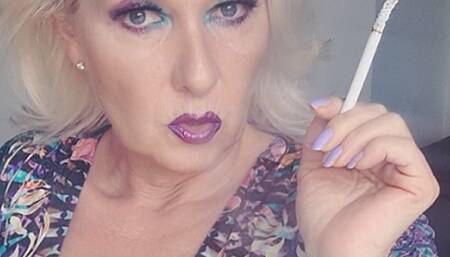 Smoking Milf enjoys your Eve 120s with creamy OMI's, deep inhalations and long exhalations*Eyeglasses*purpel glossy Lipstick*big Eye Make up