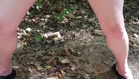 Peeing at the park (plus slow motion)